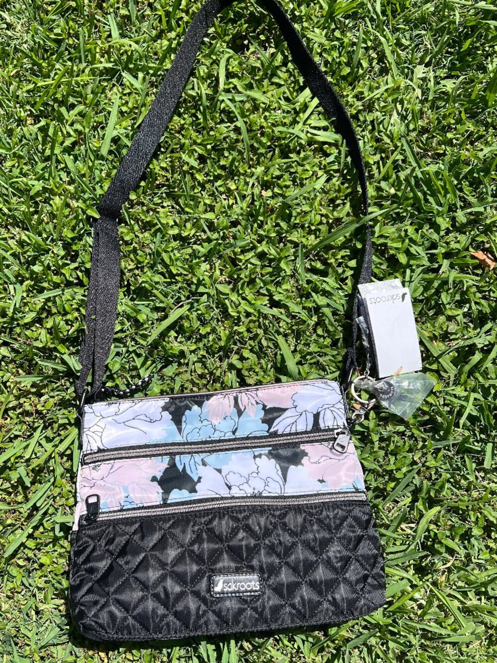 BNWT Sakroots Artist Circle Crossbody Bag Black quilting with floral print